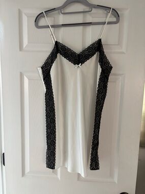 Source Unknown White Chemise with Black Lace Trim